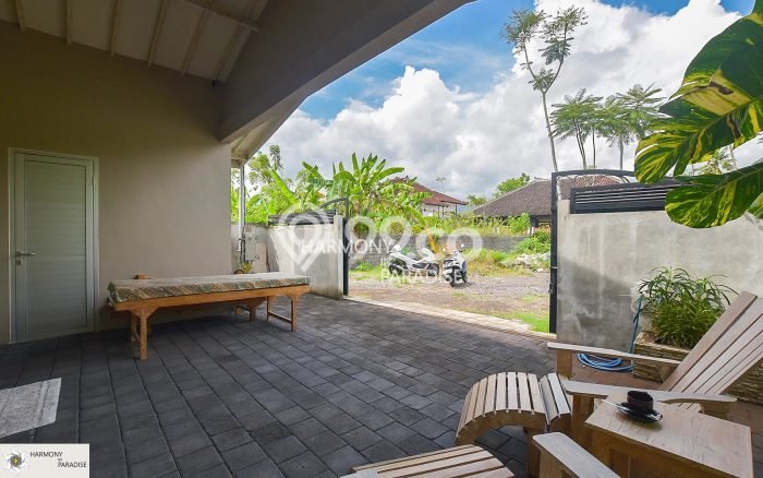 Dijual! Vila Kawasan , Luas 240m2m², Posisi Premium Dijual! Vila Kawasan , Luas 240m2m², Posisi Premium
