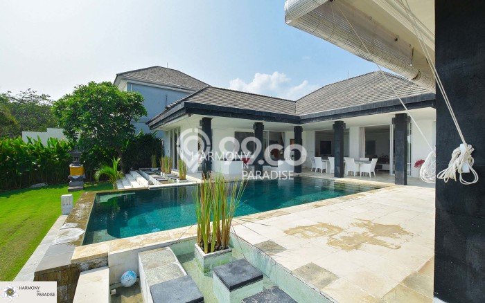 Vila di , Luas 1900m2m², Akses ke berbagai keperluan Vila di , Luas 1900m2m², Akses ke berbagai keperluan