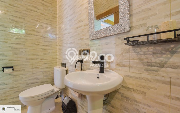Dijual! Vila Kawasan , Luas 240m2m², Posisi Premium Dijual! Vila Kawasan , Luas 240m2m², Posisi Premium