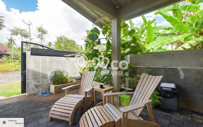 Dijual! Vila Kawasan , Luas 240m2m², Posisi Premium Dijual! Vila Kawasan , Luas 240m2m², Posisi Premium