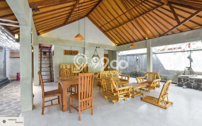 Bisnis Menjanjikan! Vila Kawasan , Luas 300m2m², Dekat ke Fasilitas Umum Bisnis Menjanjikan! Vila Kawasan , Luas 300m2m², Dekat ke Fasilitas Umum