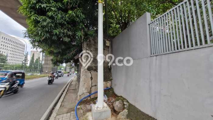 Tanah Dijual Lokasi Strategis di Jakarta Selatan dengan Luas 353m2 Tanah Dijual Lokasi Strategis di Jakarta Selatan dengan Luas 353m2