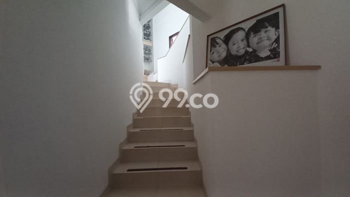 Rumah Luxury Modern Siap Huni di Cibubur Jakarta Timur Rumah Luxury Modern Siap Huni di Cibubur Jakarta Timur