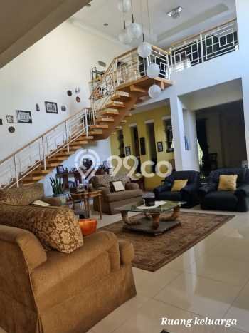 Rumah Elit LB 500m2 Siap Pakai Desain Elegan di Pondok Ranji, Tangerang Rumah Elit LB 500m2 Siap Pakai Desain Elegan di Pondok Ranji, Tangerang