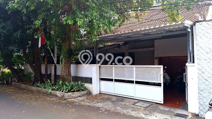 For Sale! Luxury House LT 271m2 Desain Elegan di Gandaria For Sale! Luxury House LT 271m2 Desain Elegan di Gandaria