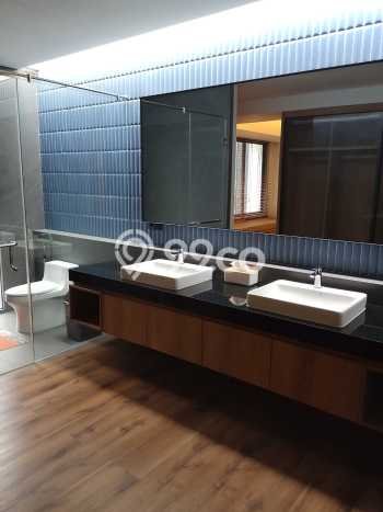 Siap Huni Hunian Elit 4 Kamar di Kebayoran Baru Dekat ke Mana Saja Siap Huni Hunian Elit 4 Kamar di Kebayoran Baru Dekat ke Mana Saja