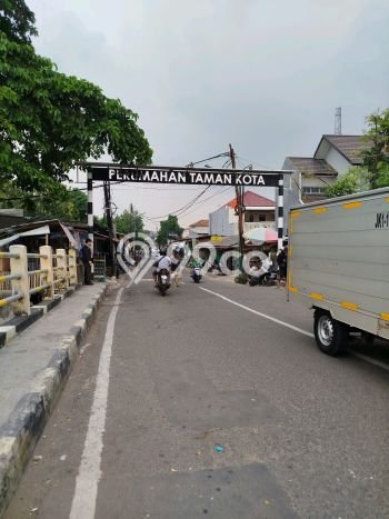 Jual Rumah Luas Megah Dengan View Eksklusif di Taman Kota, Jakarta Barat Jual Rumah Luas Megah Dengan View Eksklusif di Taman Kota, Jakarta Barat