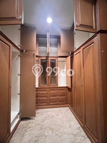 Hunian Elit LB 350m2 Siap Pakai Desain Elegan di Panakukkang, Makassar Hunian Elit LB 350m2 Siap Pakai Desain Elegan di Panakukkang, Makassar