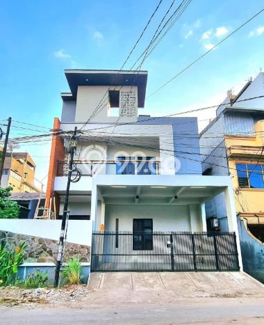 Rumah Siap Pakai di Mariso, Makassar, Luas 150m² LB 250m² Rumah Siap Pakai di Mariso, Makassar, Luas 150m² LB 250m²