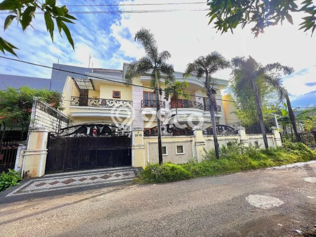 Hunian Elit LB 350m2 Siap Pakai Desain Elegan di Panakukkang, Makassar Hunian Elit LB 350m2 Siap Pakai Desain Elegan di Panakukkang, Makassar
