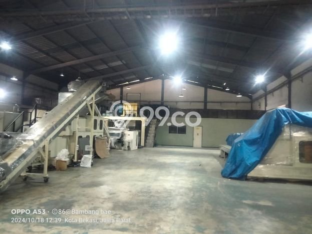 LOKASI BISNIS! Gudang For Rent Kawasan Narogong, Luas 2500m², Area Utama LOKASI BISNIS! Gudang For Rent Kawasan Narogong, Luas 2500m², Area Utama