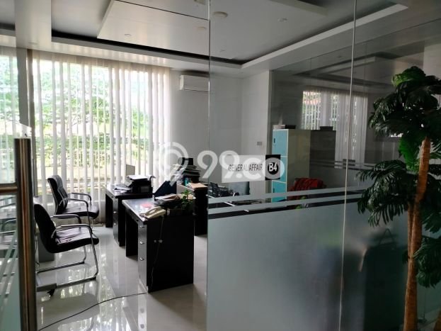 Ruko For Rent di Kemang Pratama, Luas 828m², Area Premium Ruko For Rent di Kemang Pratama, Luas 828m², Area Premium