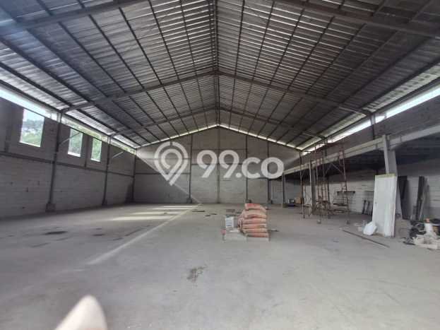 LOKASI BISNIS! Gudang Disewakan di Cileungsi, Luas 600m2m², Area Utama LOKASI BISNIS! Gudang Disewakan di Cileungsi, Luas 600m2m², Area Utama