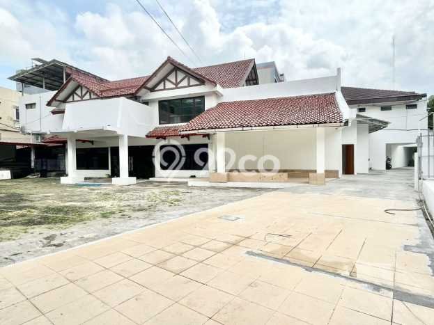 Unit Gudang Paling Strategis di Mampang Prapatan Jakarta Selatan dengan LB 1500m2 Unit Gudang Paling Strategis di Mampang Prapatan Jakarta Selatan dengan LB 1500m2