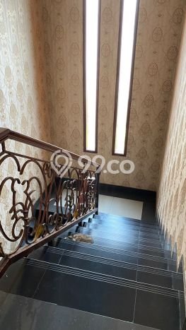 Hunian Mewah LB 382m2 Siap Pakai Desain Elegan di Jatiwarna, Bekasi Hunian Mewah LB 382m2 Siap Pakai Desain Elegan di Jatiwarna, Bekasi