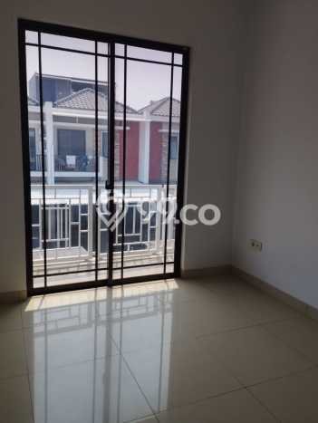 Rumah Elit LB 150m2 Siap Huni Desain Elegan di Green Lake City, Jakarta Barat Rumah Elit LB 150m2 Siap Huni Desain Elegan di Green Lake City, Jakarta Barat