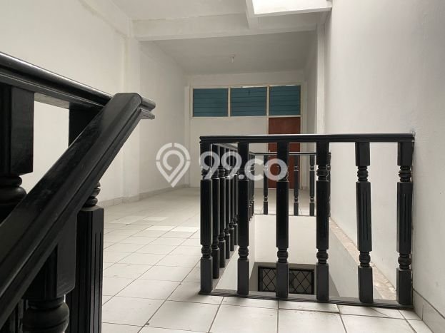 Unit Ruko Dijual di Jakarta Barat LT 132m2 & LB 406m2 Unit Ruko Dijual di Jakarta Barat LT 132m2 & LB 406m2