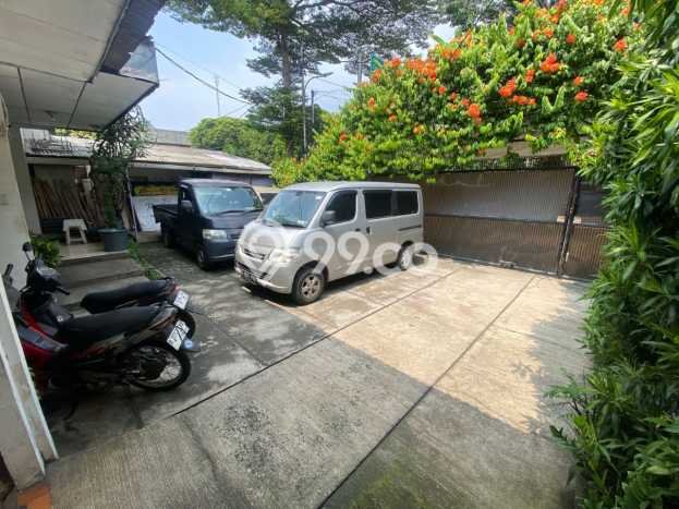 Ready to Use! Luxury House LT 556m2 Desain Modern di Pulomas Ready to Use! Luxury House LT 556m2 Desain Modern di Pulomas