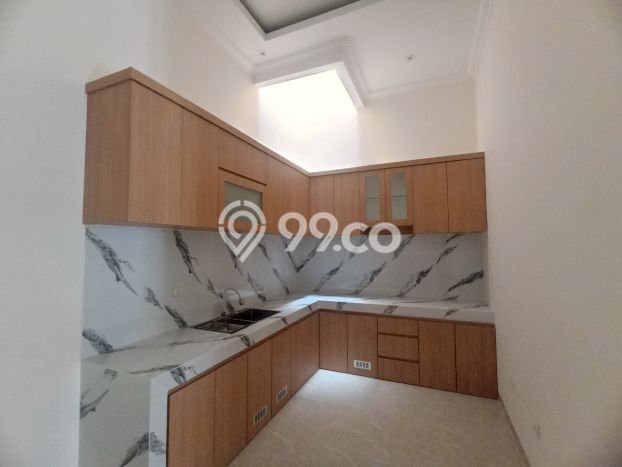 Siap Huni Hunian Elit 5 Kamar di Kelapa Gading Dekat ke Mana Pun Siap Huni Hunian Elit 5 Kamar di Kelapa Gading Dekat ke Mana Pun