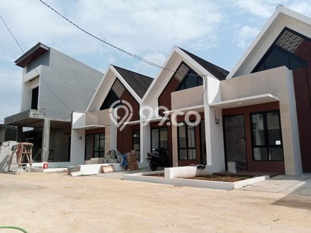 Hunian Strategis 2 KT LB 40m2 Kondisi Bagus di Cinangka Hunian Strategis 2 KT LB 40m2 Kondisi Bagus di Cinangka
