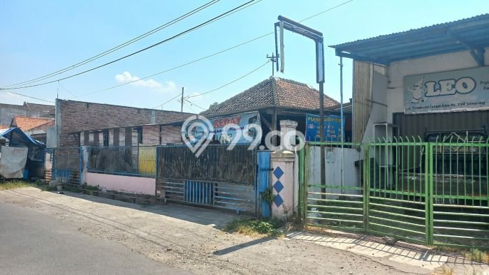 GOOD DEAL! Rumah Premium di , Luas 301m2m² Bangunan 150m2m² GOOD DEAL! Rumah Premium di , Luas 301m2m² Bangunan 150m2m²