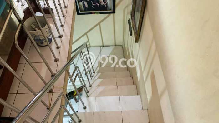 Hunian Elit LB 175m2 Siap Pakai Desain Elegan di pekunden, Semarang Hunian Elit LB 175m2 Siap Pakai Desain Elegan di pekunden, Semarang