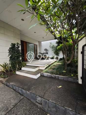 Ready to Use! Premium House LT 327m2 Desain Elegan di Puri Indah Ready to Use! Premium House LT 327m2 Desain Elegan di Puri Indah