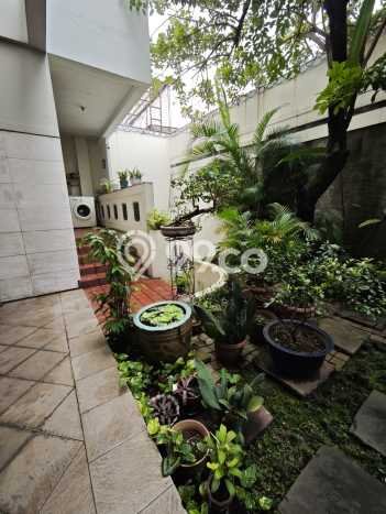 Ready to Use! Premium House LT 327m2 Desain Elegan di Puri Indah Ready to Use! Premium House LT 327m2 Desain Elegan di Puri Indah