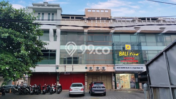 AREA KOMERSIAL! Ruko Disewakan Kawasan Miroto, Luas 335m², Jalan Strategis, Ready Usaha AREA KOMERSIAL! Ruko Disewakan Kawasan Miroto, Luas 335m², Jalan Strategis, Ready Usaha