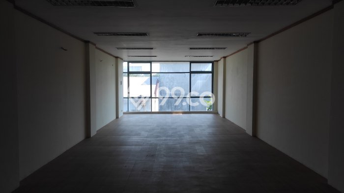 AREA KOMERSIAL! Ruko Disewakan Kawasan Miroto, Luas 335m², Jalan Strategis, Ready Usaha AREA KOMERSIAL! Ruko Disewakan Kawasan Miroto, Luas 335m², Jalan Strategis, Ready Usaha