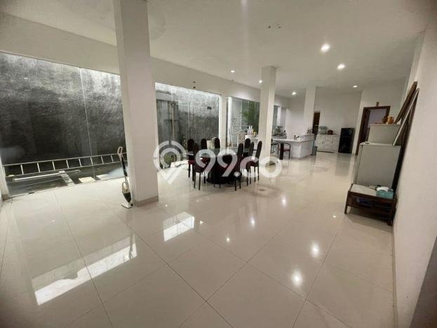 Rumah Bagus kawasan Bukit Sari, Semarang, LT 476m² LB 790m² HARGA MENARIK! Rumah Bagus kawasan Bukit Sari, Semarang, LT 476m² LB 790m² HARGA MENARIK!
