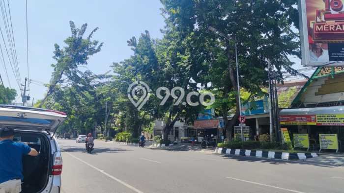 Area Ramai! Ruko Dijual di Semarang Tengah untuk Bisnis Luas Bangunan 159m2 Area Ramai! Ruko Dijual di Semarang Tengah untuk Bisnis Luas Bangunan 159m2