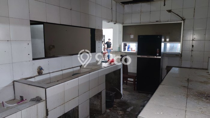 Komersial Kawasan Strategis Kawasan Semarang Tengah, Luas 400m², Lokasi Strategis Komersial Kawasan Strategis Kawasan Semarang Tengah, Luas 400m², Lokasi Strategis