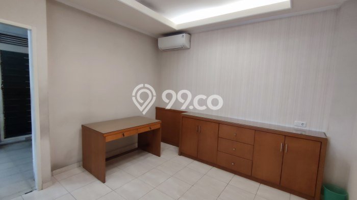 Unit Ruko Tersedia di Karang Anyar Spesifikasi LB 300m2 Unit Ruko Tersedia di Karang Anyar Spesifikasi LB 300m2