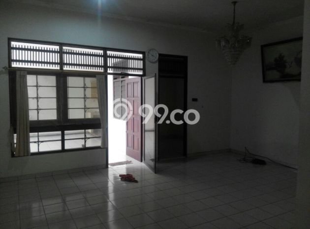 Rumah Asri di Miroto, 3 KT, LT 195m² Bangunan 195m² Rumah Asri di Miroto, 3 KT, LT 195m² Bangunan 195m²