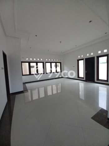 Lokasi strategis! Rumah siap pakai dikontrakkan di Semarang Tengah LB 502m2 Lokasi strategis! Rumah siap pakai dikontrakkan di Semarang Tengah LB 502m2