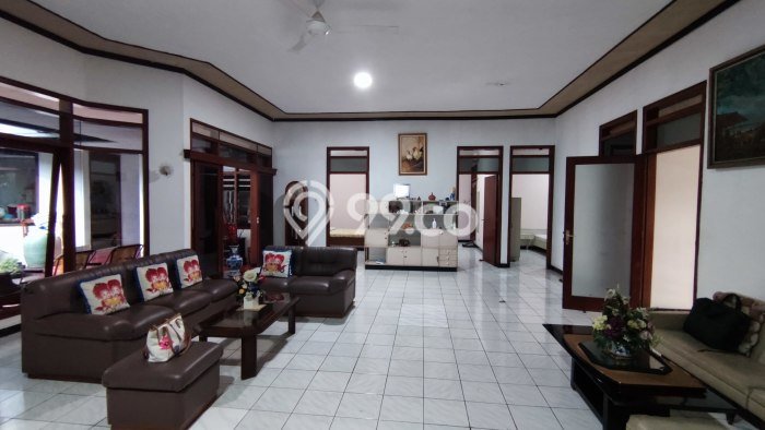 Rumah Elit Modern Siap Huni di Brumbungan Semarang Rumah Elit Modern Siap Huni di Brumbungan Semarang