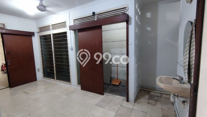 Unit Ruko Tersedia di Karang Anyar Spesifikasi LB 300m2 Unit Ruko Tersedia di Karang Anyar Spesifikasi LB 300m2