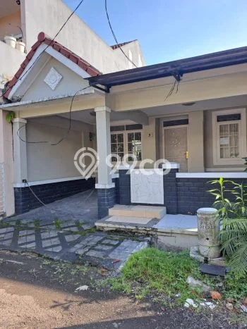 Disewakan! Rumah 2 Kamar Tidur &
1 Kamar Mandi di Sentul City, Bogor Disewakan! Rumah 2 Kamar Tidur &
1 Kamar Mandi di Sentul City, Bogor