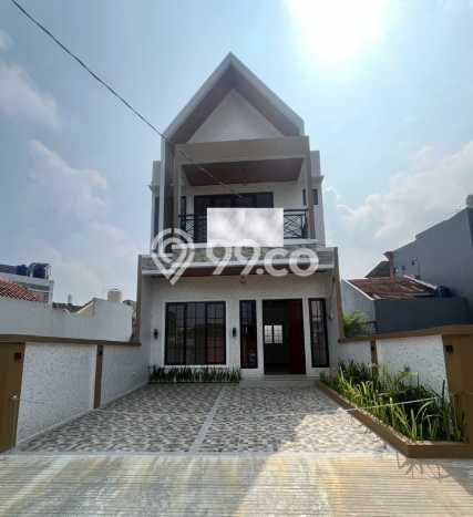 For Sale Hunian Rumah Terawat 4 Kamar di Sentul, Bogor For Sale Hunian Rumah Terawat 4 Kamar di Sentul, Bogor