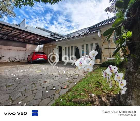 Rumah Mewah LB 300m2 Siap Huni Desain Elegan di Sentul City, Bogor Rumah Mewah LB 300m2 Siap Huni Desain Elegan di Sentul City, Bogor