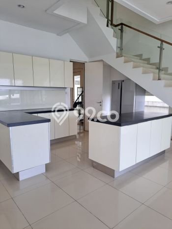 Rumah Elit LB 338m2 Siap Pakai Desain Elegan di Sentul City, Bogor Rumah Elit LB 338m2 Siap Pakai Desain Elegan di Sentul City, Bogor