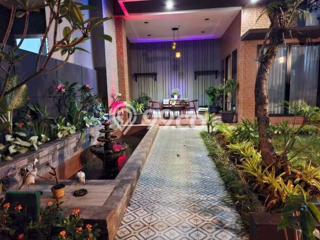 Jual Rumah Luas Elegan Dengan View Eksklusif di Sentul City, Bogor Jual Rumah Luas Elegan Dengan View Eksklusif di Sentul City, Bogor