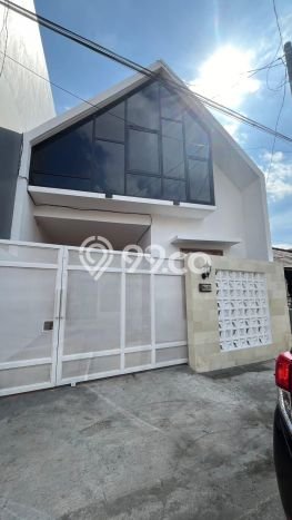 Rumah Siap Pakai di Denpasar Barat, Denpasar, LT 115m2m² LB 145m2m² Rumah Siap Pakai di Denpasar Barat, Denpasar, LT 115m2m² LB 145m2m²