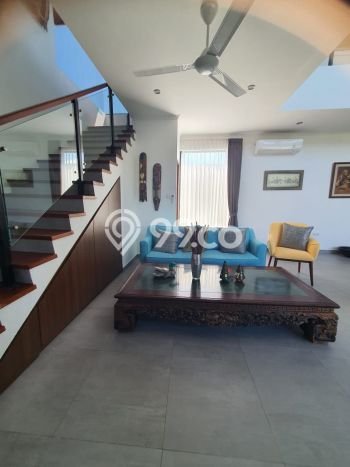 Rumah Elit LB 292m2 Siap Pakai Desain Elegan di Seminyak, Badung Rumah Elit LB 292m2 Siap Pakai Desain Elegan di Seminyak, Badung