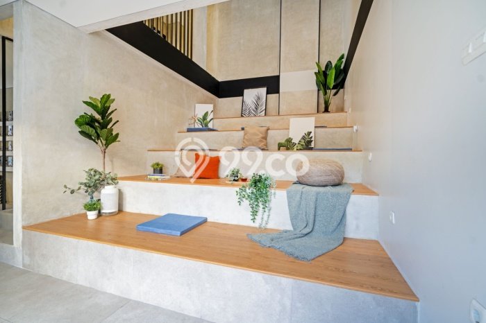 Kost Dijual di Gandaria dengan 17 KT dan Luas 300m2 Kost Dijual di Gandaria dengan 17 KT dan Luas 300m2