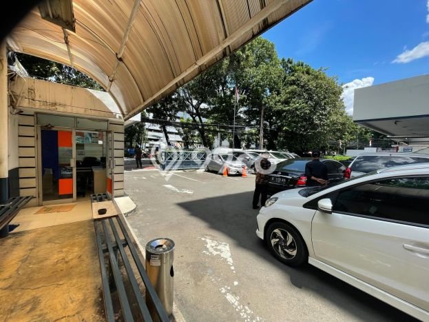 Unit Kantor Paling Strategis di Gambir Jakarta Pusat dengan LB 3262m2 Unit Kantor Paling Strategis di Gambir Jakarta Pusat dengan LB 3262m2