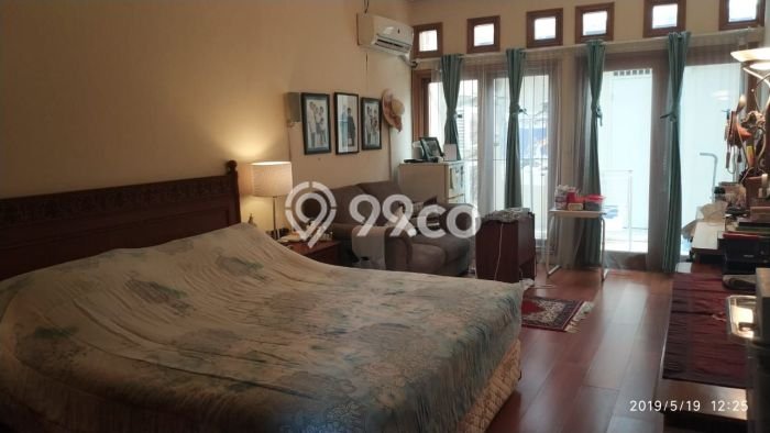Jual Rumah Mewah Elegan Dengan View Cantik di Bintaro, Tangerang Selatan Jual Rumah Mewah Elegan Dengan View Cantik di Bintaro, Tangerang Selatan