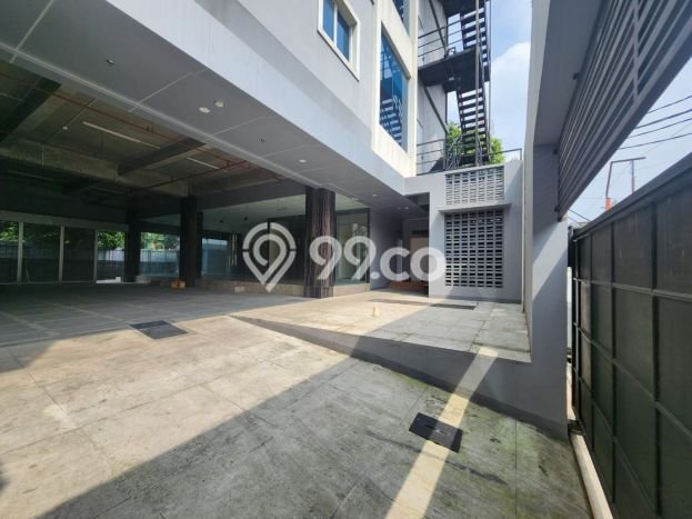Kantor Lokasi Premium Kawasan Tebet, Luas 1800m2m², Jalan Raya Kantor Lokasi Premium Kawasan Tebet, Luas 1800m2m², Jalan Raya