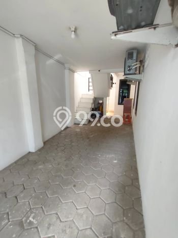Dijual Rumah Luas Elegan Dengan View Eksklusif di Joglo, Jakarta Barat Dijual Rumah Luas Elegan Dengan View Eksklusif di Joglo, Jakarta Barat